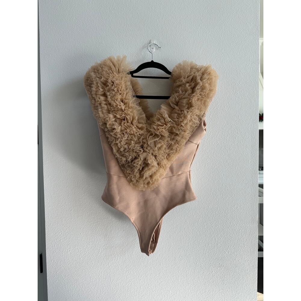 Ruffle V Neck Bodysuit Size M